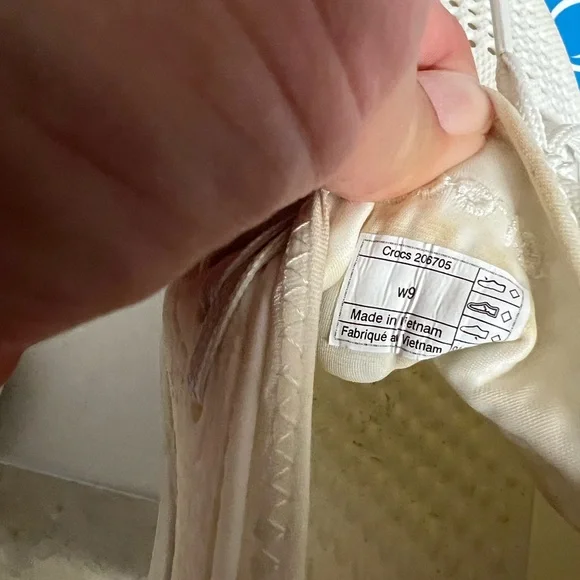 Crocs shoes. Size 9. White. - Picture 3 of 3